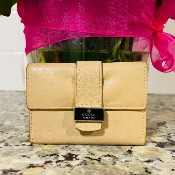 GUCCI Tan Leather Key Wallet 💯 AUTHENTIC - Picture 1 of 15